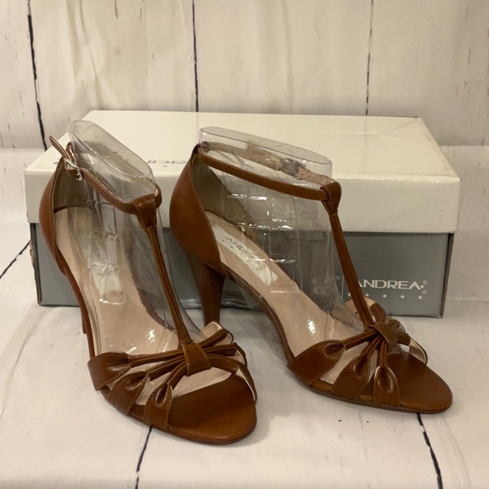 ANDREA low heels